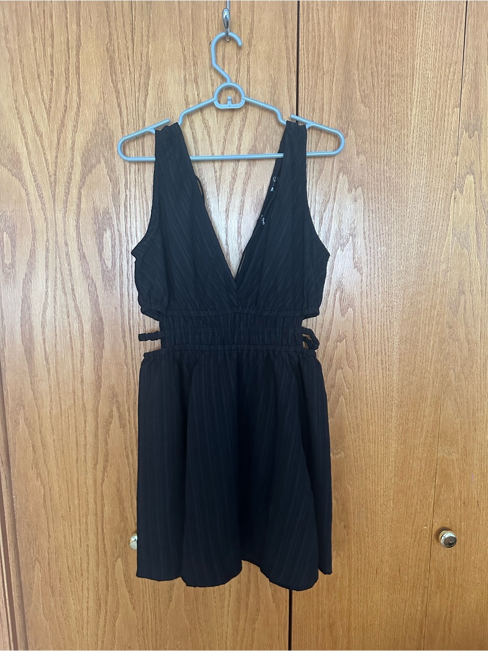 Black V-Neck Sleeveless Mini Dress